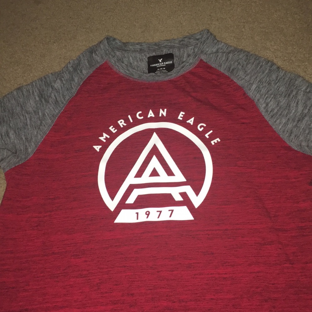 Gray/red American Eagle long sleeve T-shirt